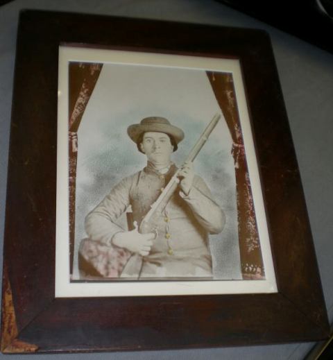 IMAGE OF CONFEDERATE SOLDIER