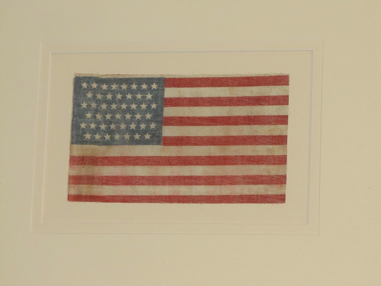 ANTIQUE FLAG IMAGE