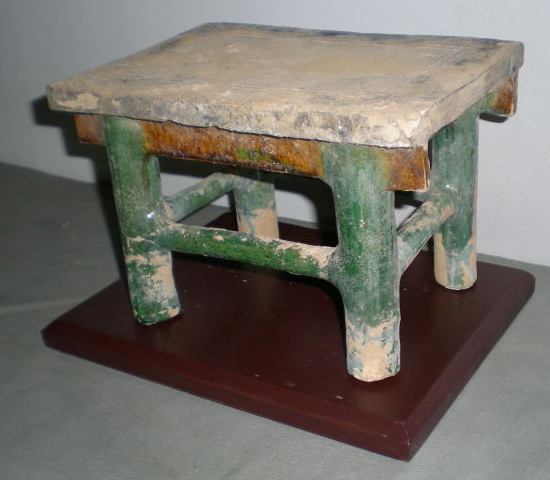 ANTIQUE CHINESE TABLE IMAGE