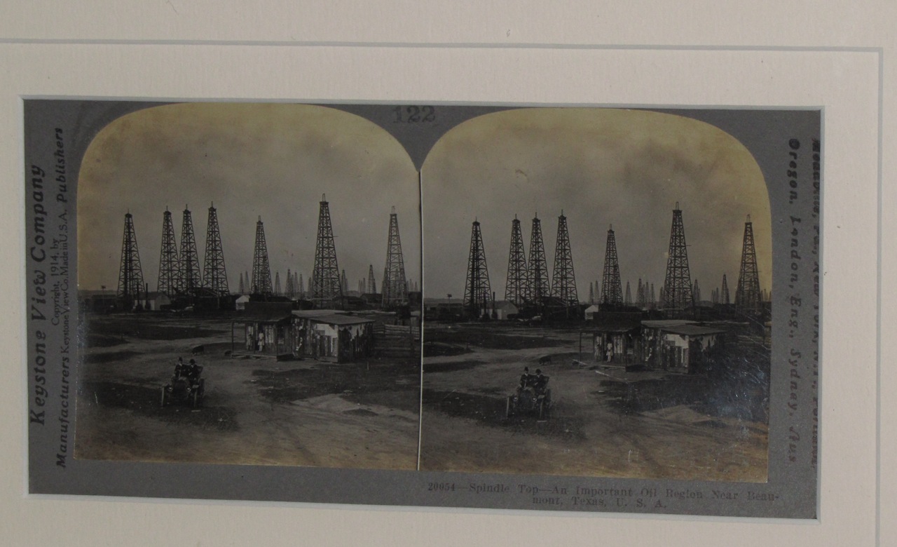 TEXAS OIL WELLS IMAGE