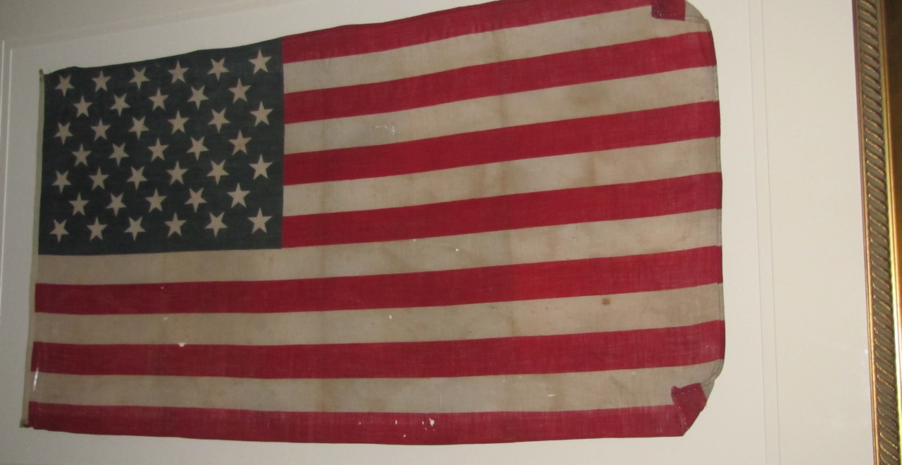 ANTIQUE FLAG IMAGE