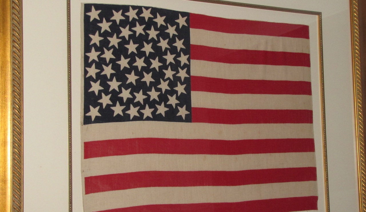 ANTIQUE FLAG IMAGE