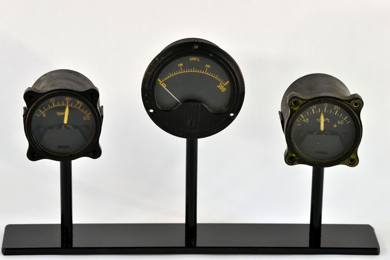 WWII GAUGES IMAGE