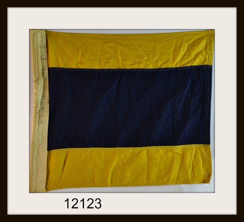 VINTAGE SIGNAL FLAG IMAGE